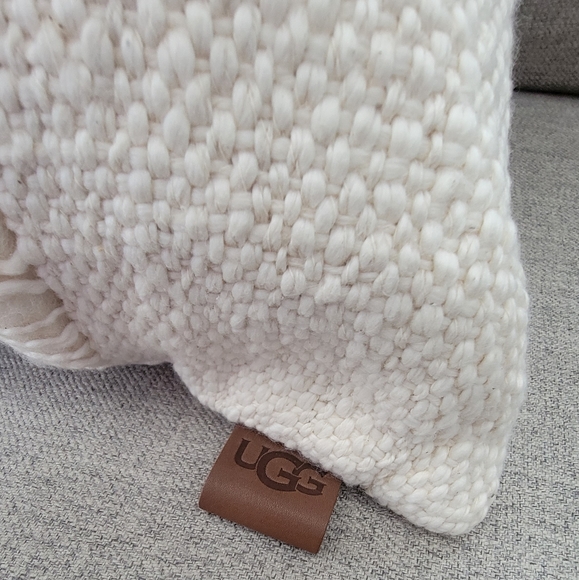 UGG Alicia Accent Pillow In Natural NWT - Picture 4 of 5